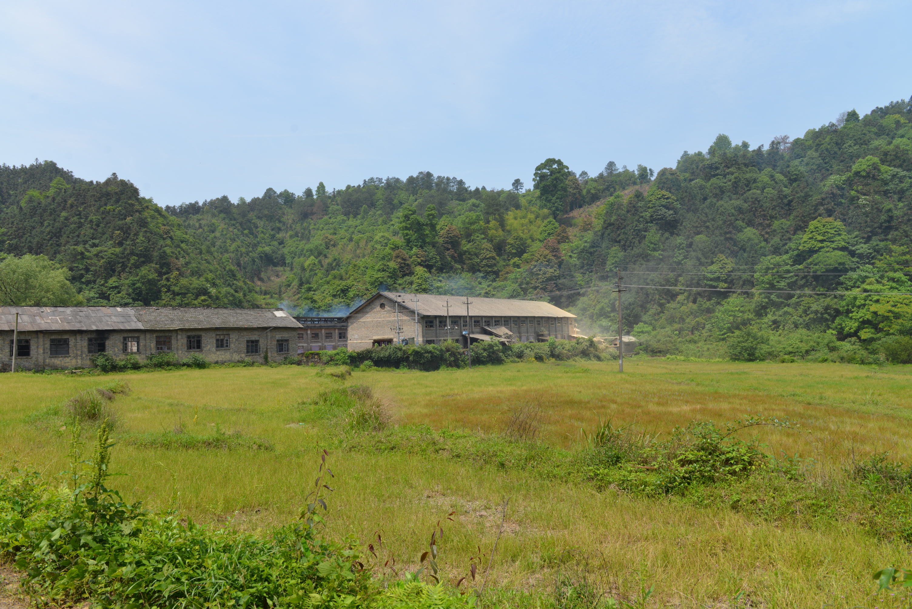 掩隐在大山深处的江西钢丝厂安福陈山沟旧址.jpg